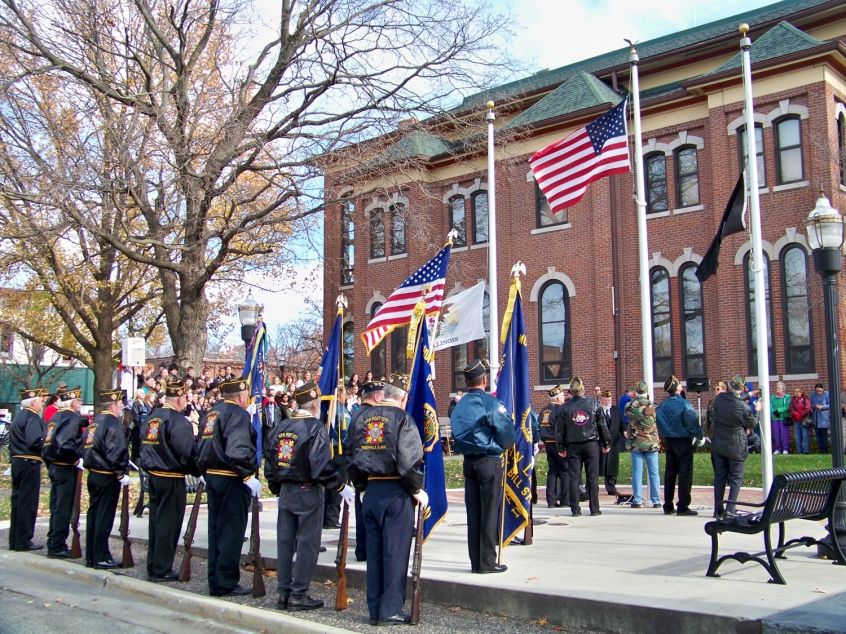 Bond County Courthouse and Veteran's Memorial